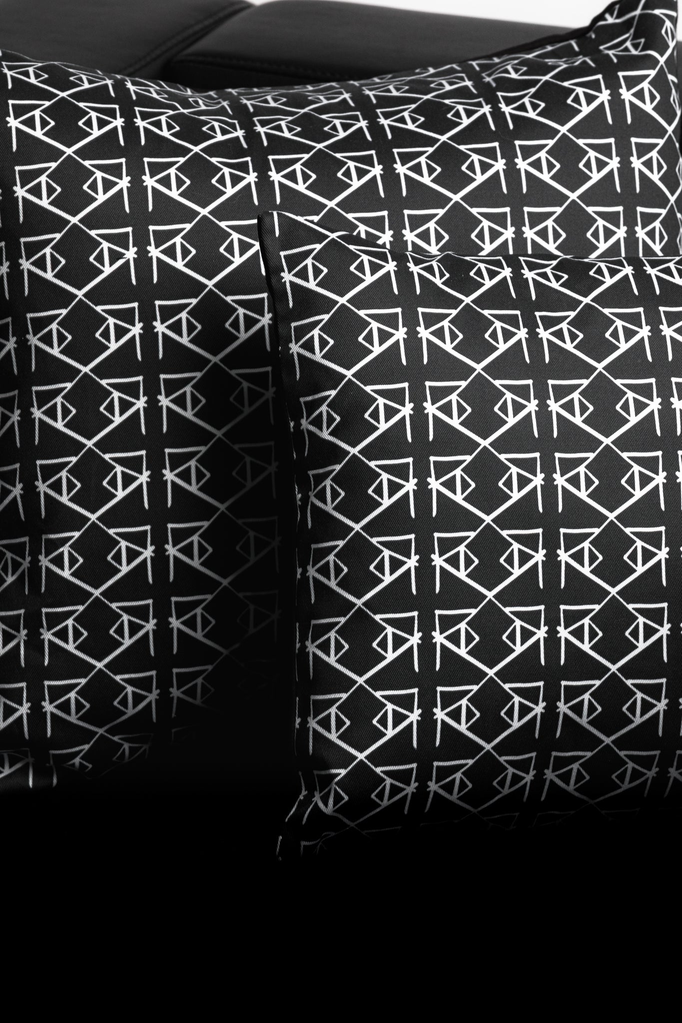 MONOGRAM PILLOW 45 x 45