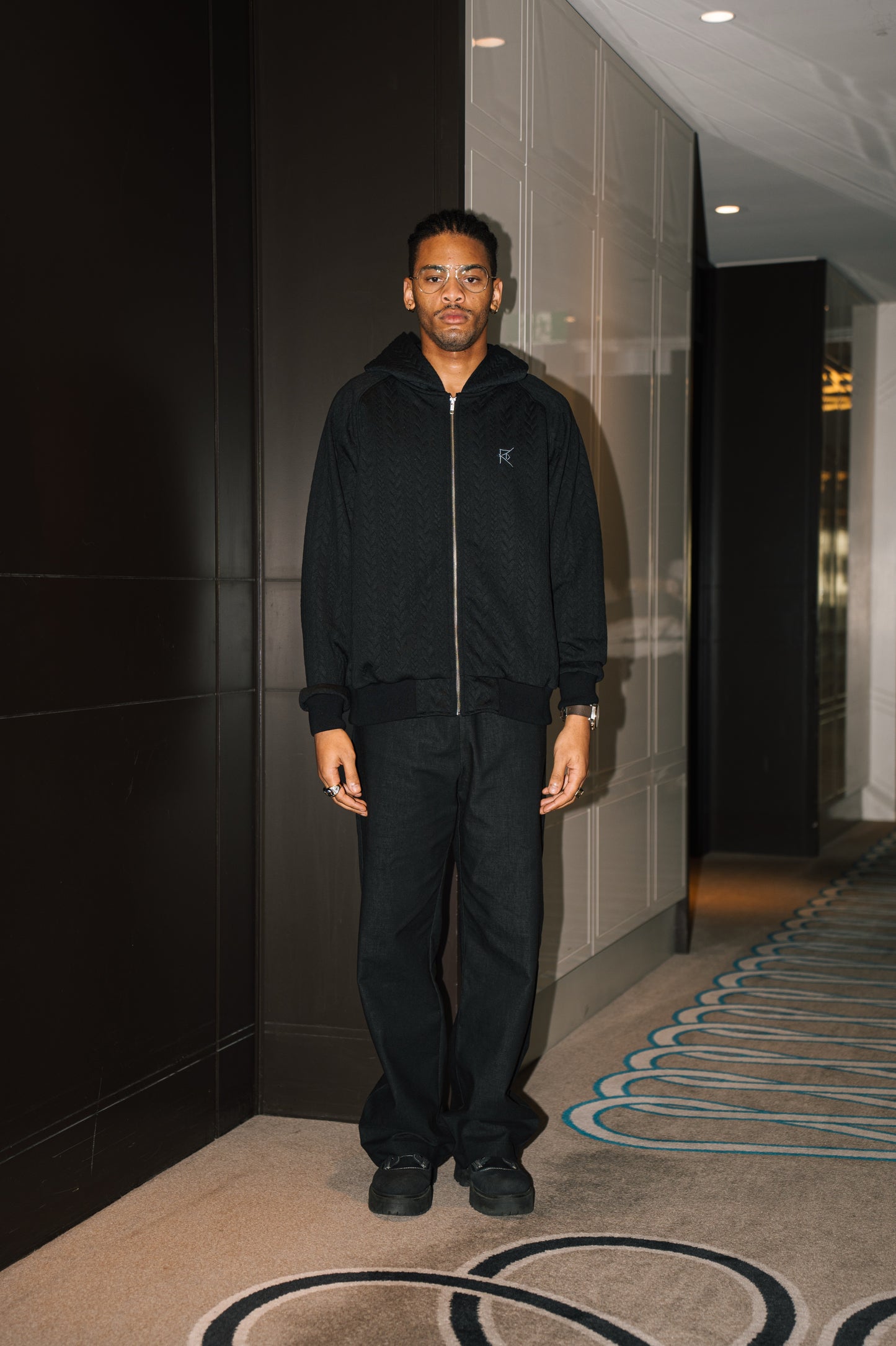CABLE KNIT HOODIE [BLACK]