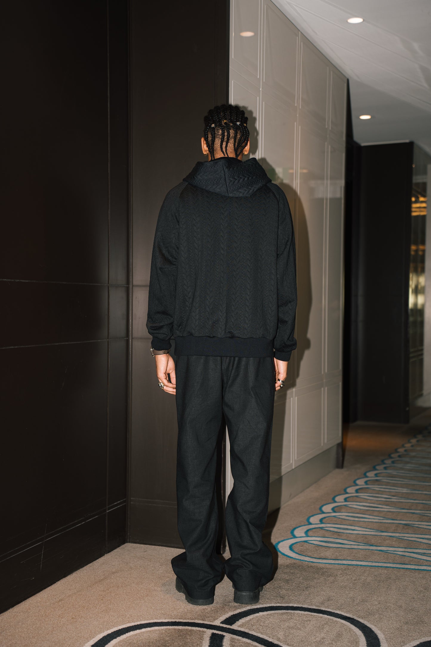 CABLE KNIT HOODIE [BLACK]